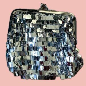 🧡 2 for 10$
Silver Sequin Disco Wallet – Kiss Lock